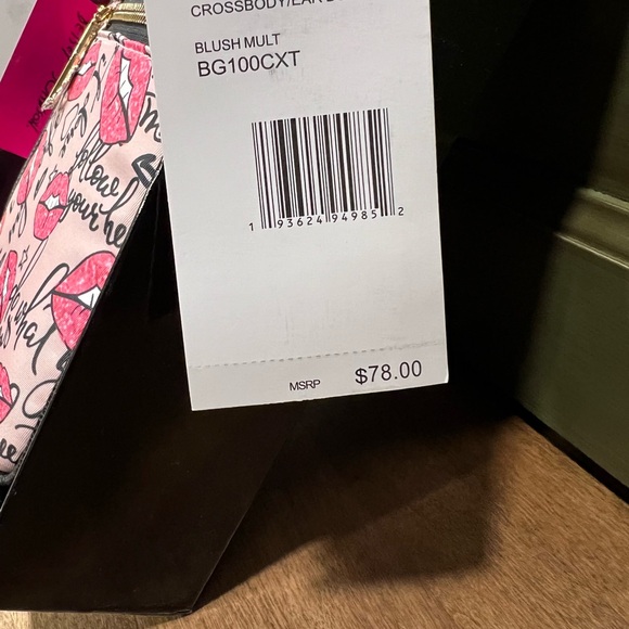 NIB Betsey Johnson gift set - Picture 3 of 3